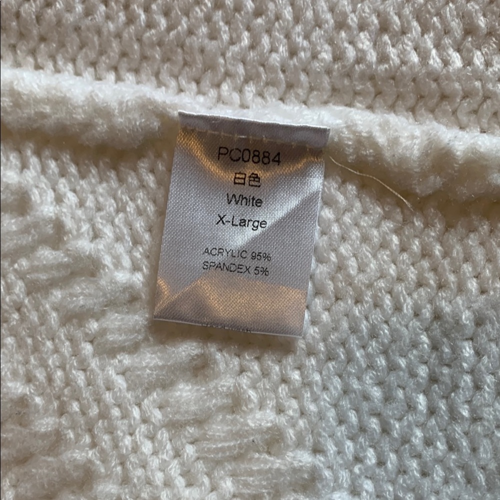 Cozy White Men’s X-Large Cable Knit Cardigan - Picture 5 of 8